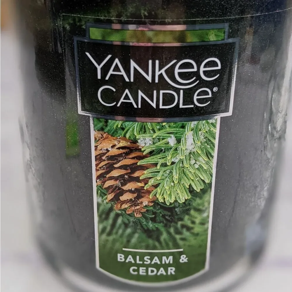Yankee Candle Balsam and Cedar 22 oz. Original Large Jar Candle